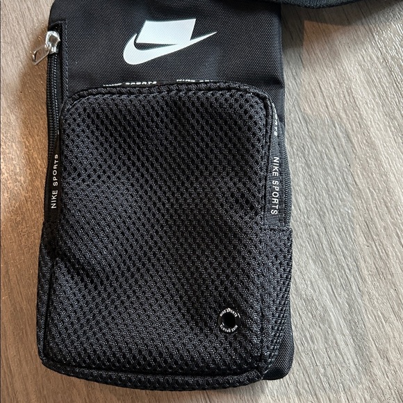 Nike Black Crossbody Bag - Picture 3 of 9